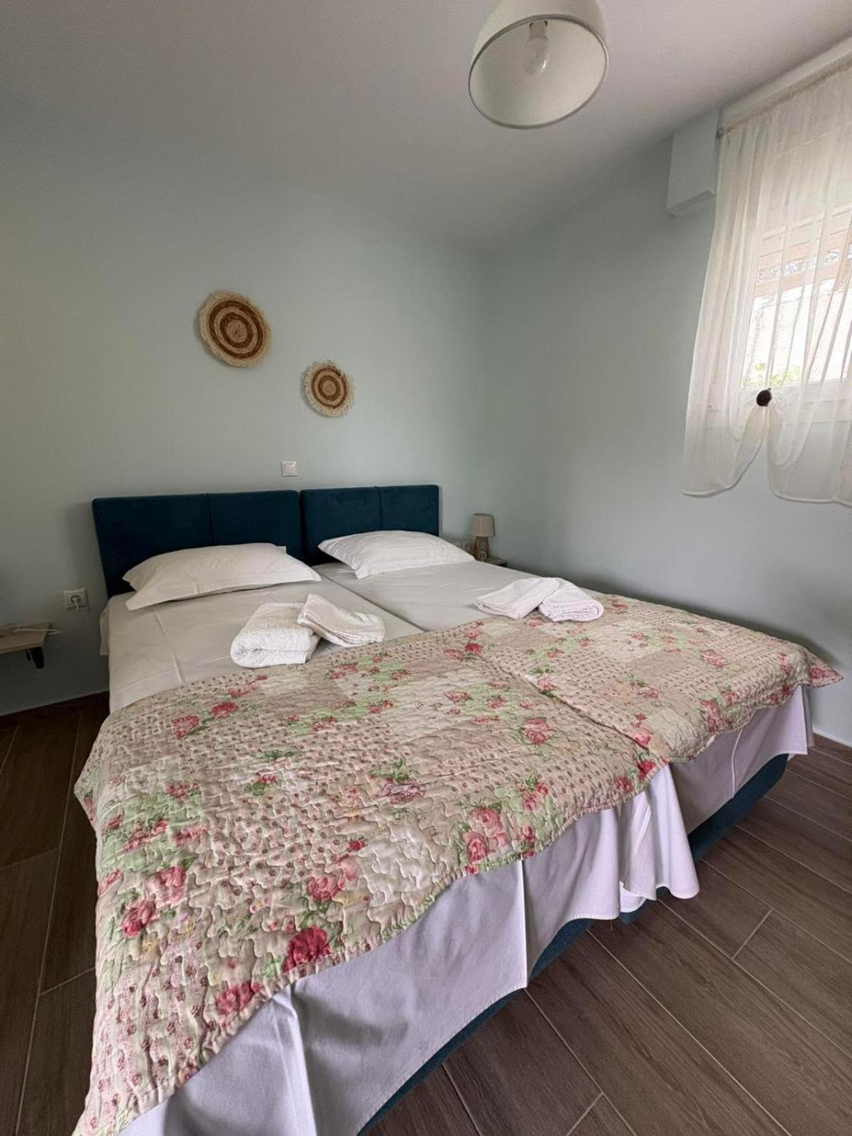 Nikiana Family Apartment Bagian luar foto