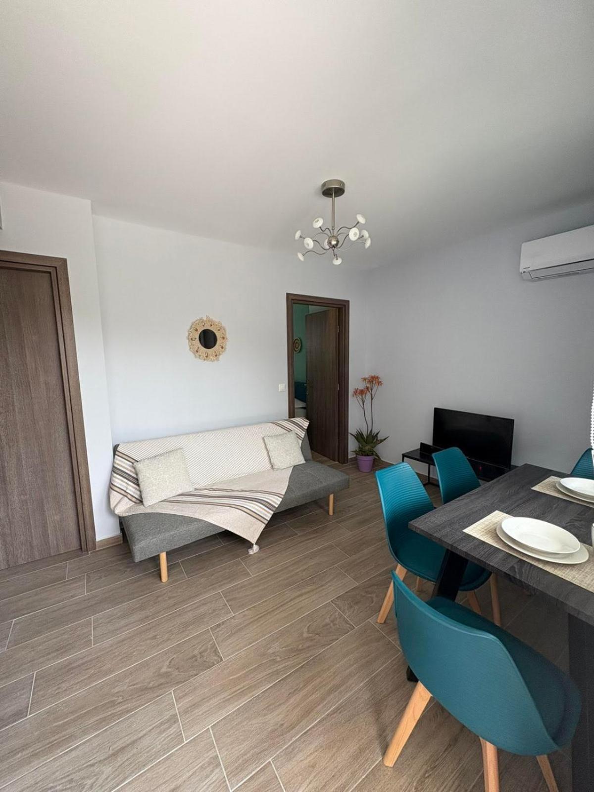 Nikiana Family Apartment Bagian luar foto