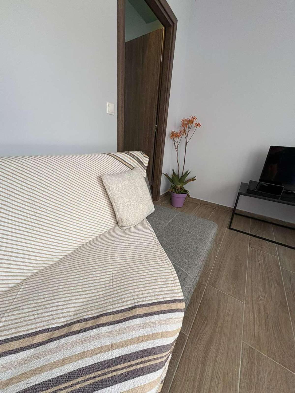 Nikiana Family Apartment Bagian luar foto